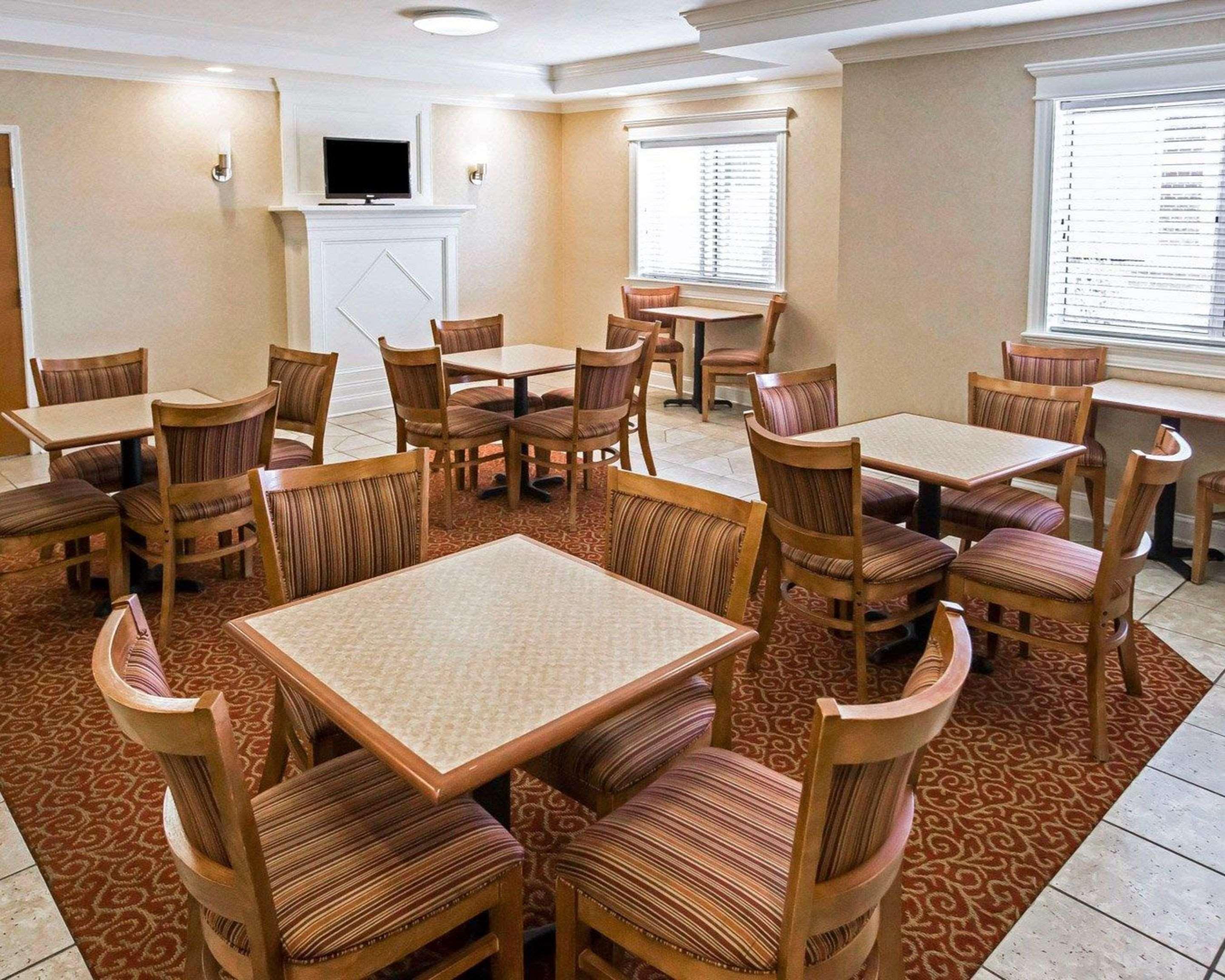 Comfort Inn Hebron-Lowell Area Dinwiddie Exterior photo